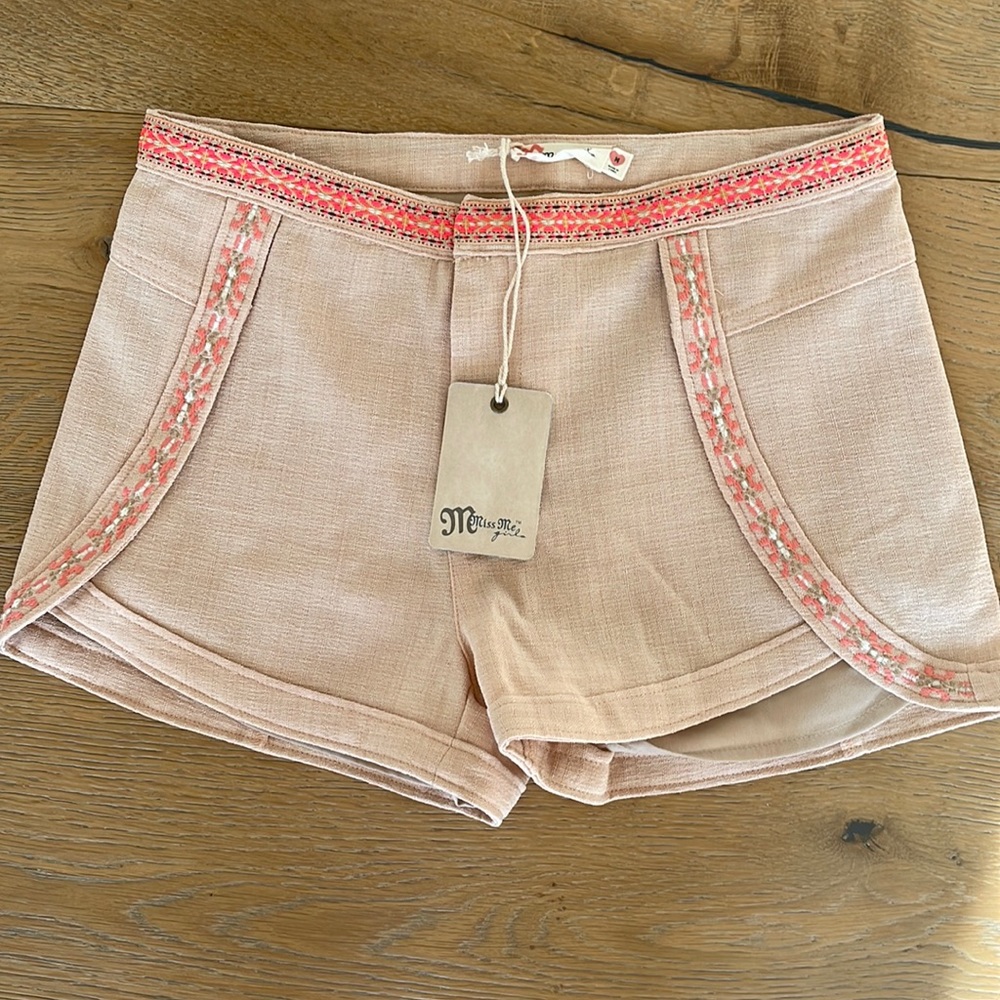 Miss Me Girls Medium shorts NWT